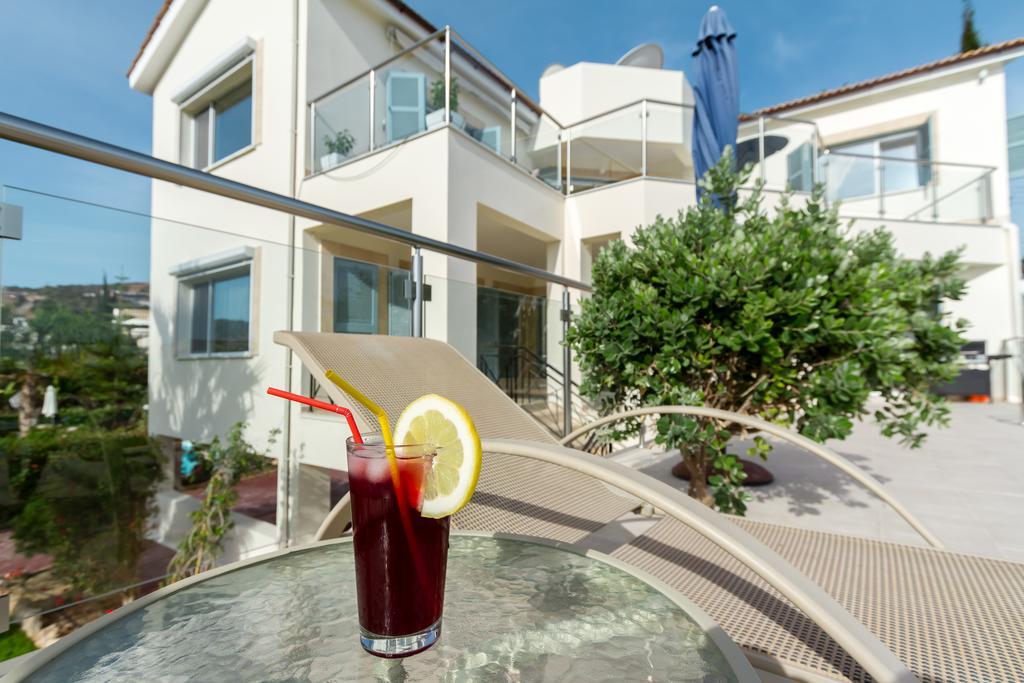 Villa Riverside Polis 外观 照片