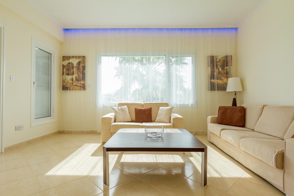 Villa Riverside Polis 外观 照片